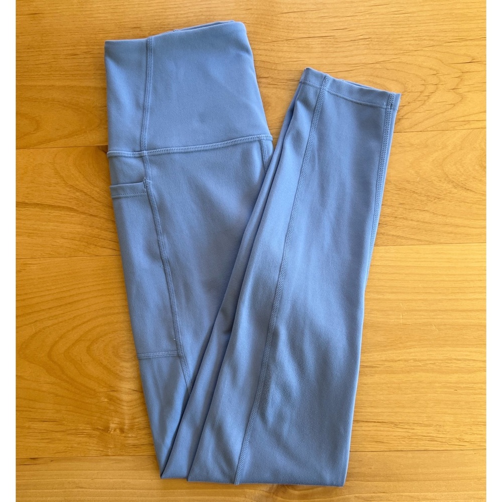 Carbon38 High Rise 7/8 Legging with Pockets in Cloud Compression Indigo - Picture 4 of 5